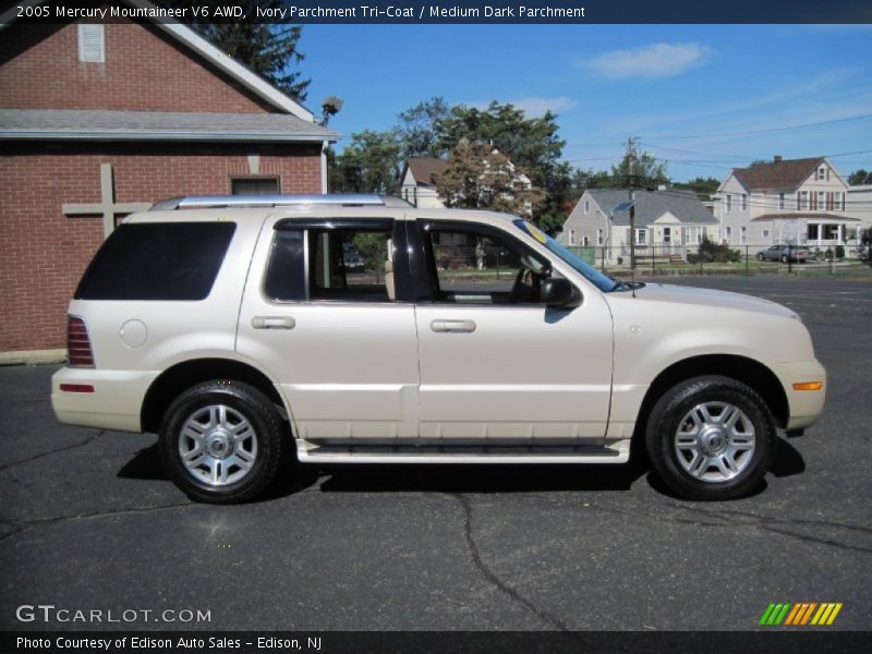 Ivory Parchment Tri-Coat / Medium Dark Parchment 2005 Mercury Mountaineer V6 AWD