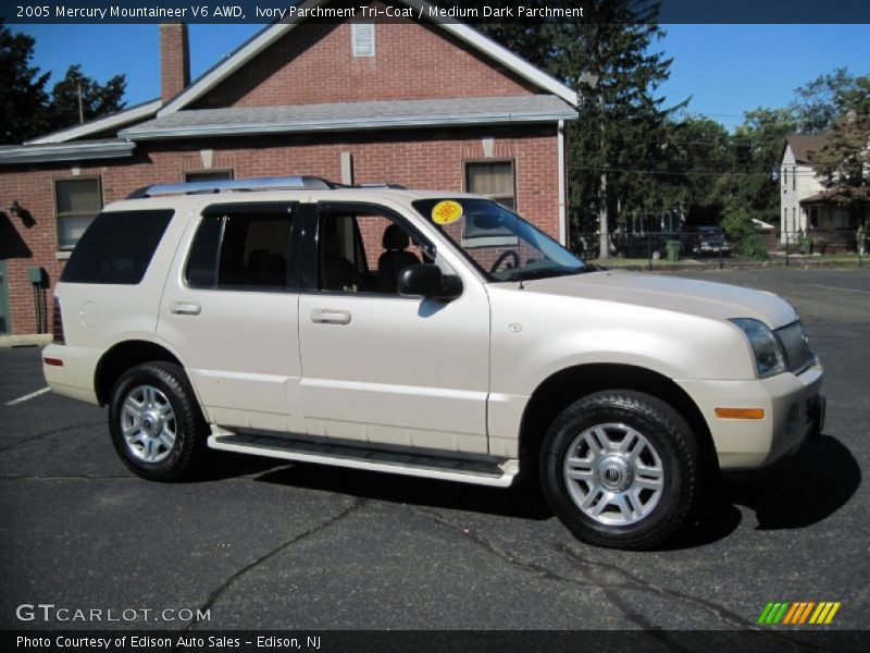Ivory Parchment Tri-Coat / Medium Dark Parchment 2005 Mercury Mountaineer V6 AWD