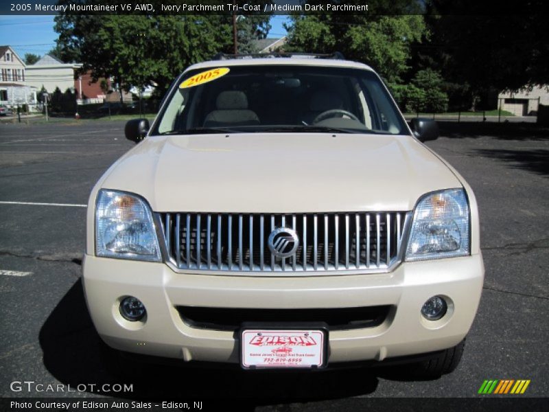 Ivory Parchment Tri-Coat / Medium Dark Parchment 2005 Mercury Mountaineer V6 AWD