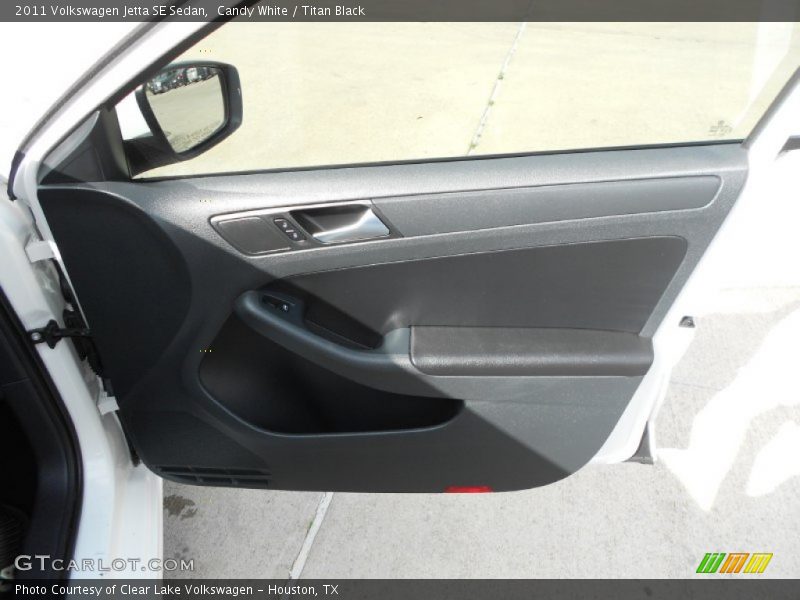 Candy White / Titan Black 2011 Volkswagen Jetta SE Sedan