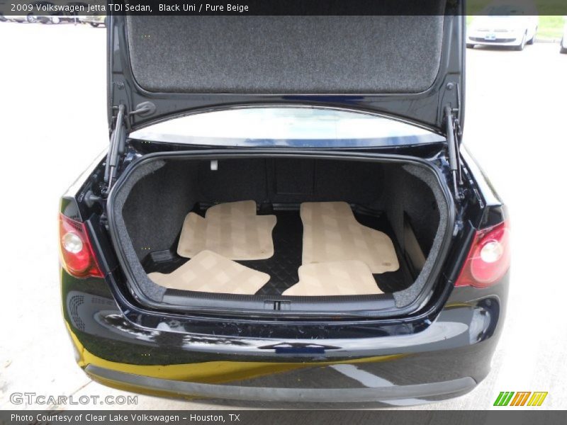 Black Uni / Pure Beige 2009 Volkswagen Jetta TDI Sedan