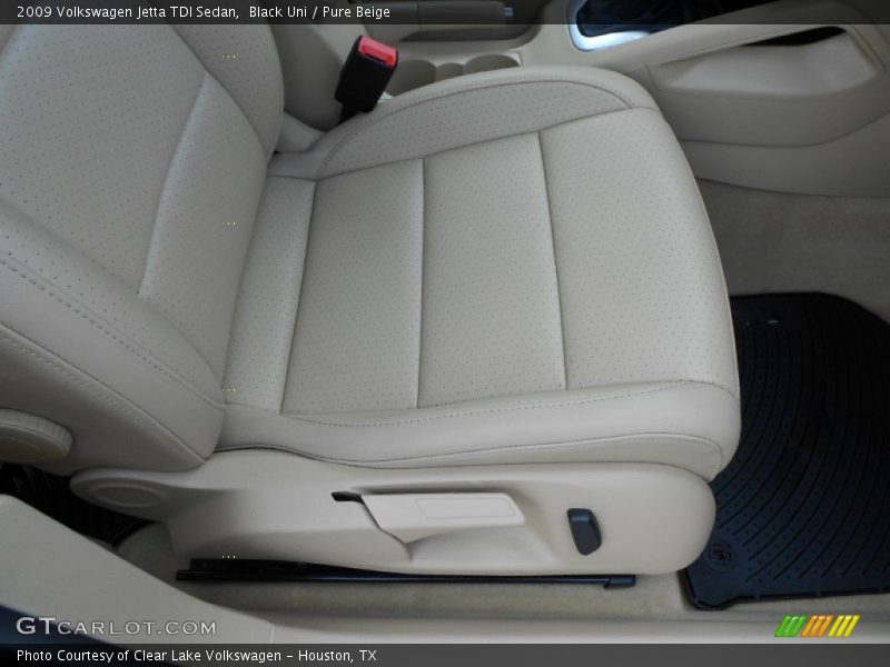 Black Uni / Pure Beige 2009 Volkswagen Jetta TDI Sedan
