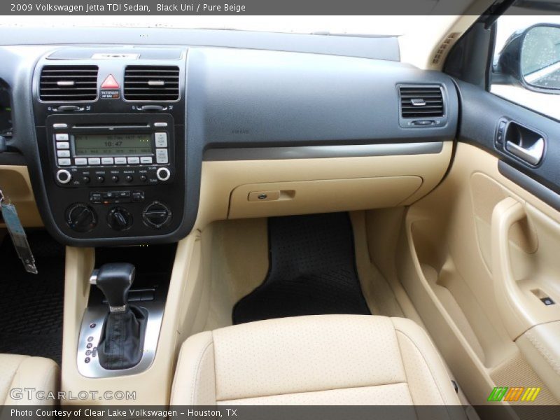 Black Uni / Pure Beige 2009 Volkswagen Jetta TDI Sedan