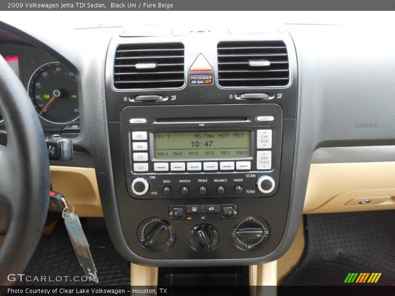 Black Uni / Pure Beige 2009 Volkswagen Jetta TDI Sedan