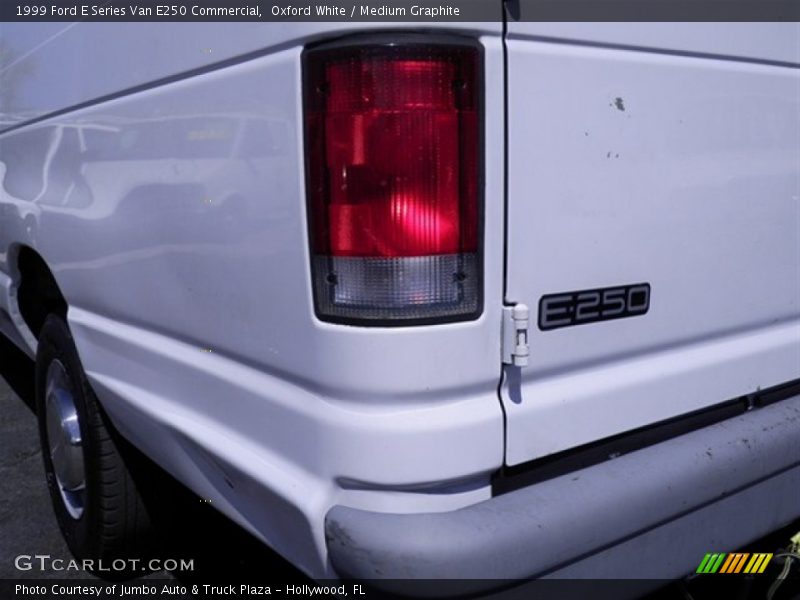 Oxford White / Medium Graphite 1999 Ford E Series Van E250 Commercial