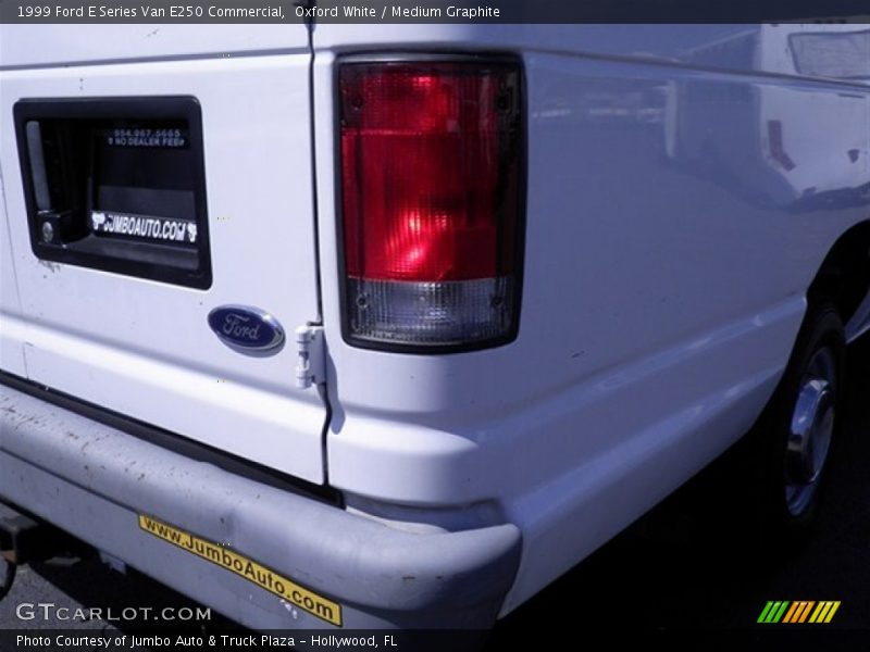 Oxford White / Medium Graphite 1999 Ford E Series Van E250 Commercial