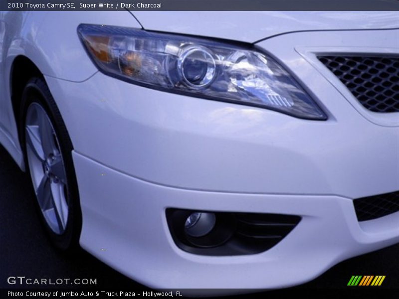 Super White / Dark Charcoal 2010 Toyota Camry SE