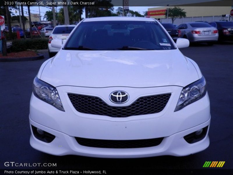 Super White / Dark Charcoal 2010 Toyota Camry SE