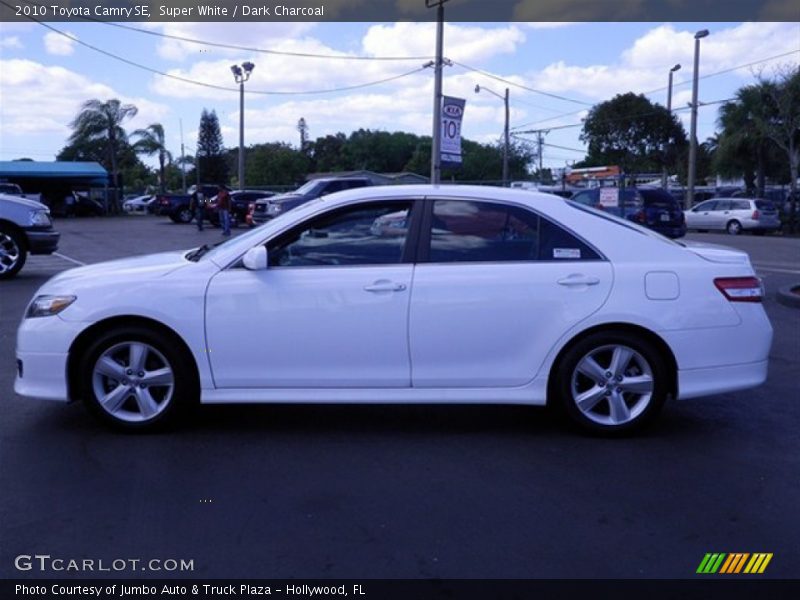 Super White / Dark Charcoal 2010 Toyota Camry SE