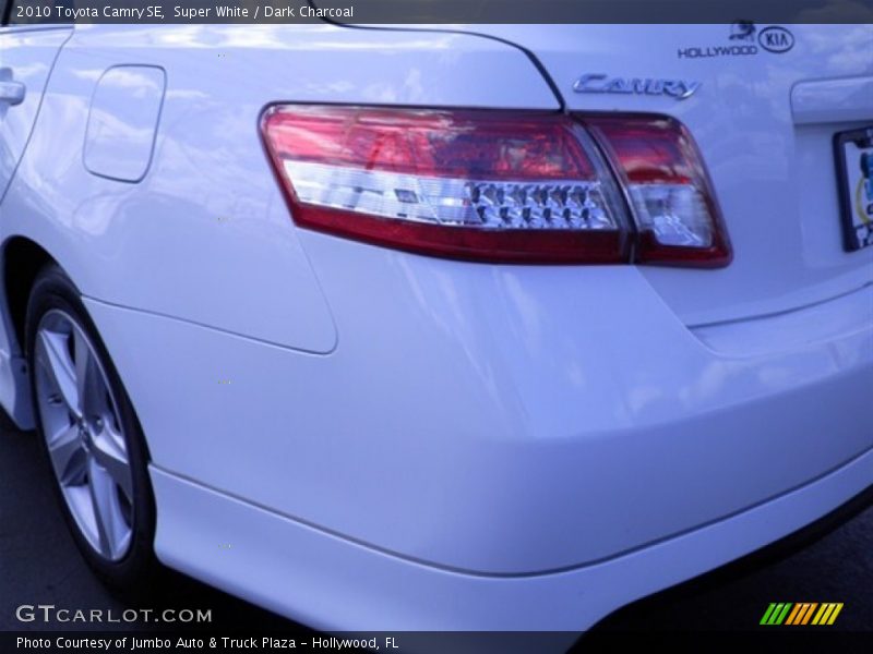 Super White / Dark Charcoal 2010 Toyota Camry SE