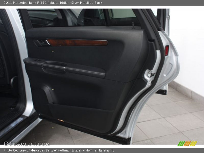 Iridium Silver Metallic / Black 2011 Mercedes-Benz R 350 4Matic
