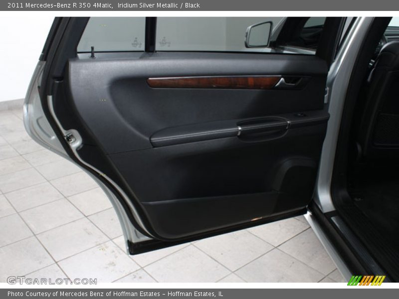 Iridium Silver Metallic / Black 2011 Mercedes-Benz R 350 4Matic