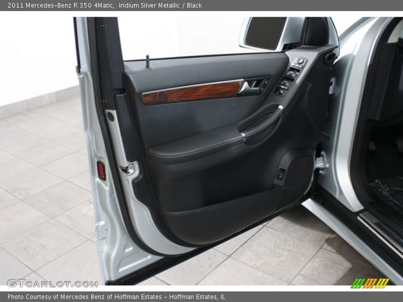 Iridium Silver Metallic / Black 2011 Mercedes-Benz R 350 4Matic