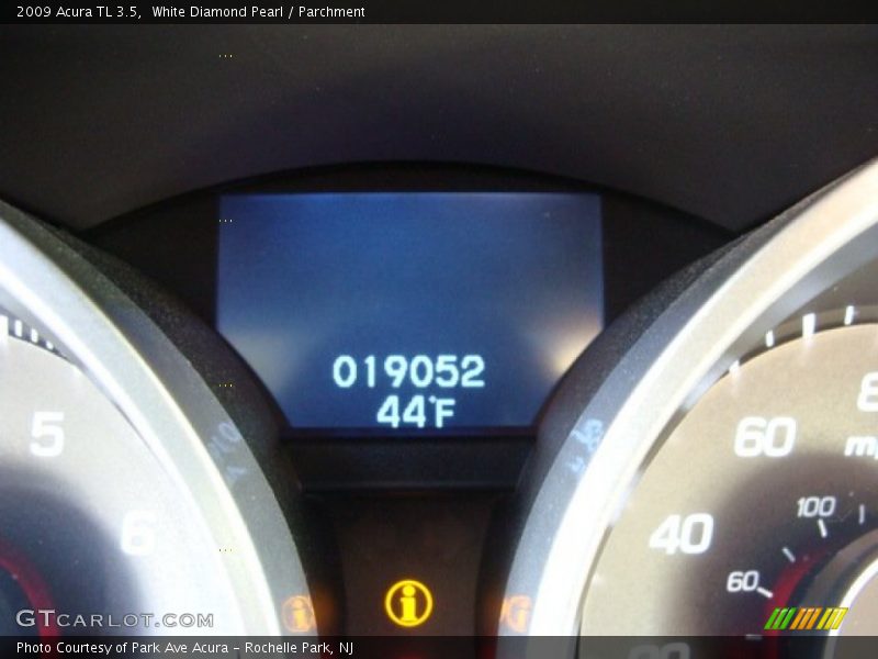 White Diamond Pearl / Parchment 2009 Acura TL 3.5