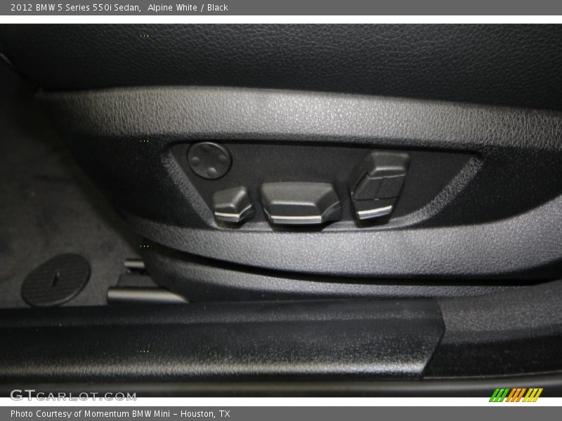 Alpine White / Black 2012 BMW 5 Series 550i Sedan