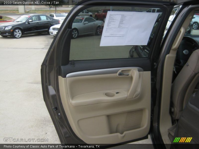 Cocoa / Tan 2010 Saturn Outlook XE