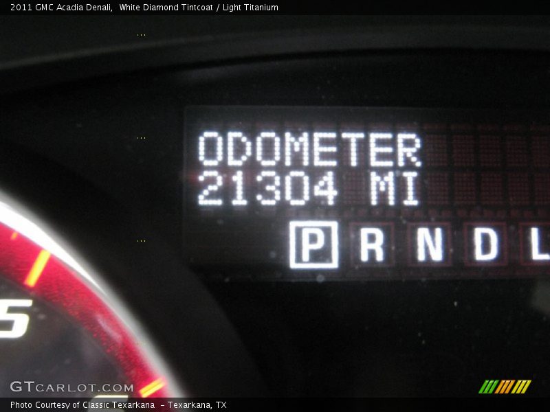 White Diamond Tintcoat / Light Titanium 2011 GMC Acadia Denali