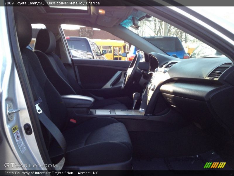 Classic Silver Metallic / Charcoal 2009 Toyota Camry SE