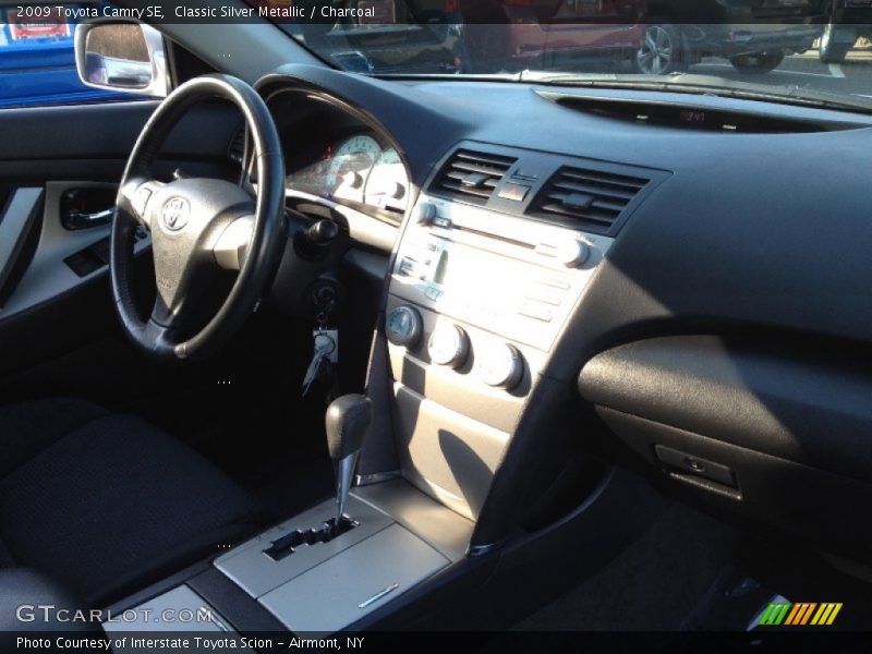 Classic Silver Metallic / Charcoal 2009 Toyota Camry SE