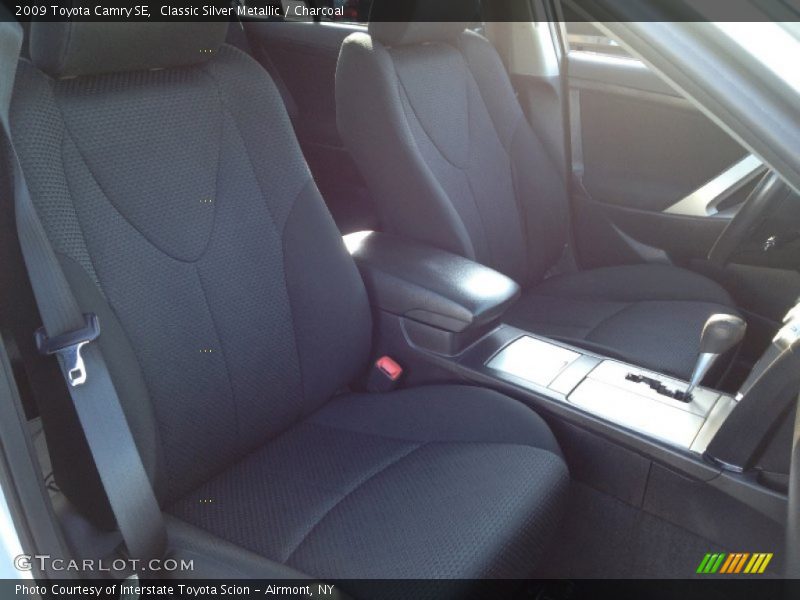 Classic Silver Metallic / Charcoal 2009 Toyota Camry SE