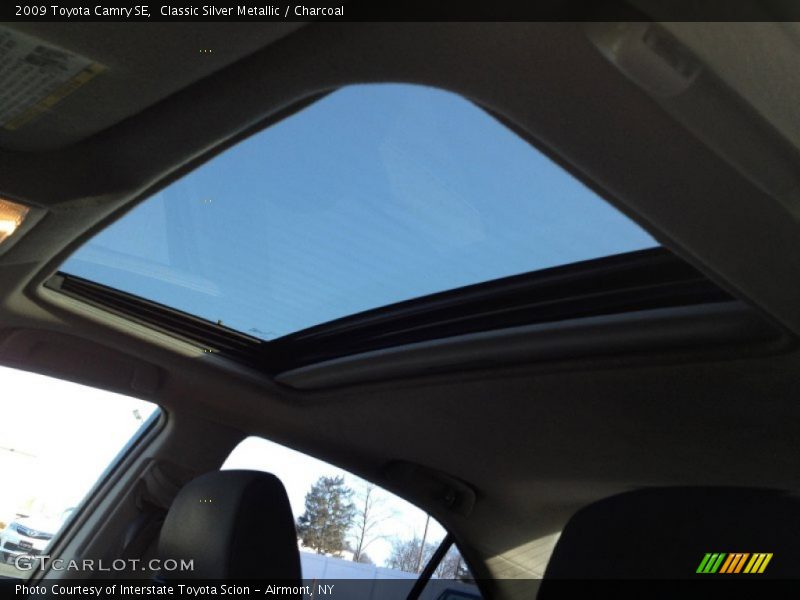 Classic Silver Metallic / Charcoal 2009 Toyota Camry SE