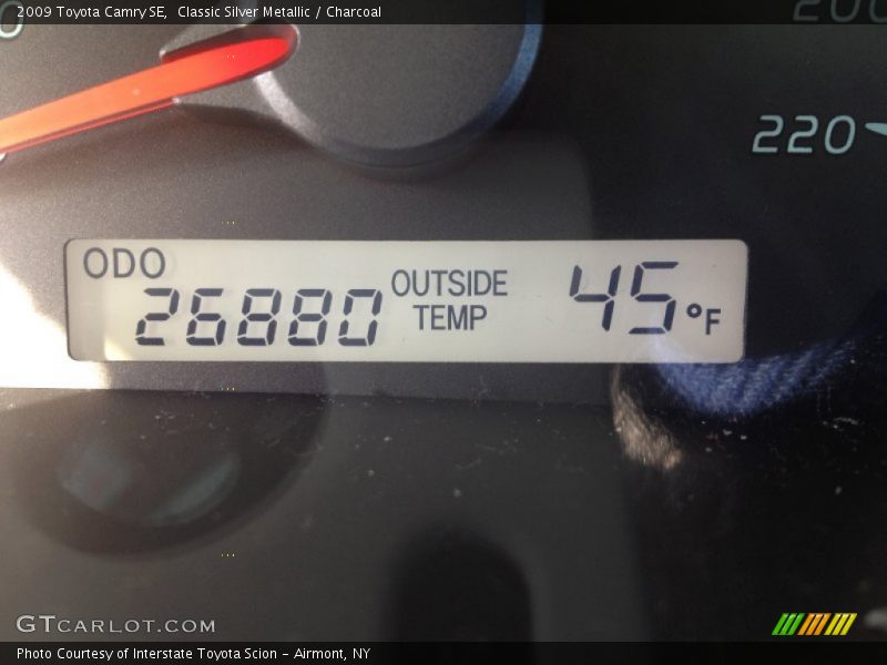 Classic Silver Metallic / Charcoal 2009 Toyota Camry SE