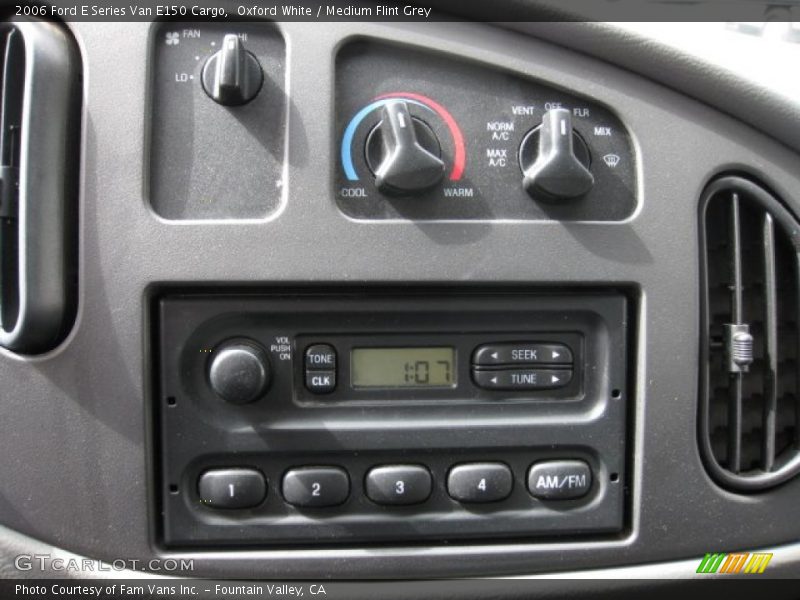 Oxford White / Medium Flint Grey 2006 Ford E Series Van E150 Cargo