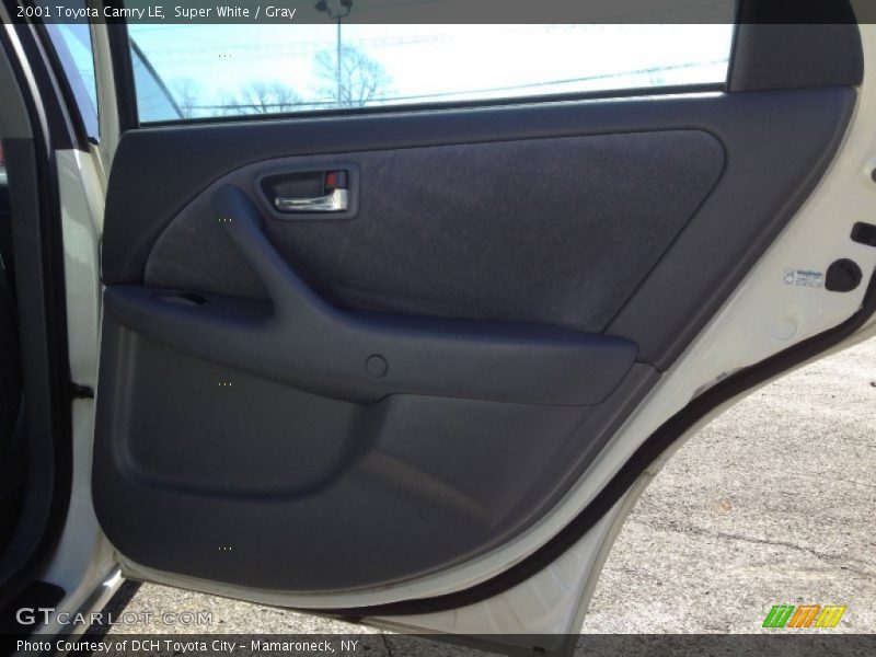 Super White / Gray 2001 Toyota Camry LE