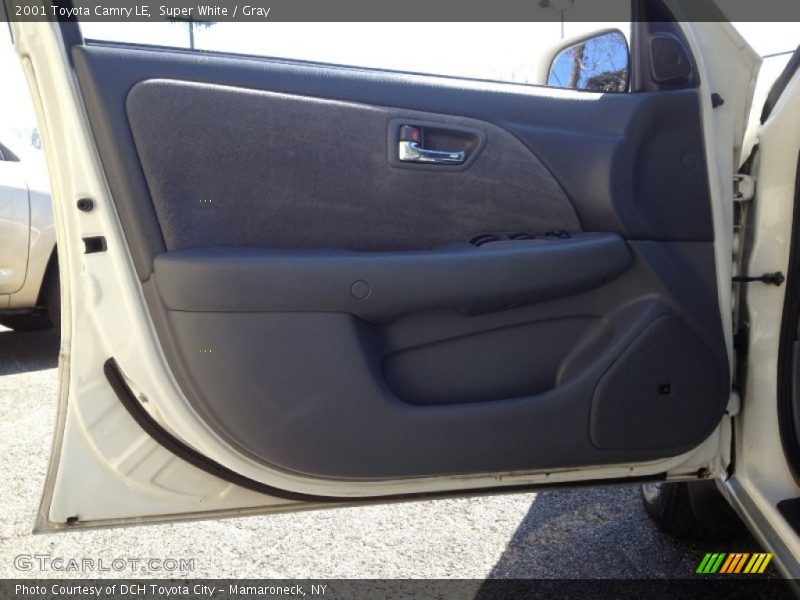 Super White / Gray 2001 Toyota Camry LE
