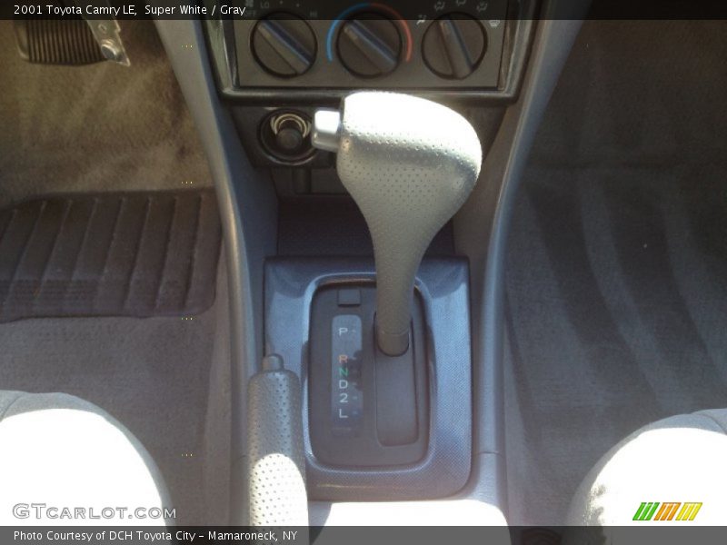 Super White / Gray 2001 Toyota Camry LE