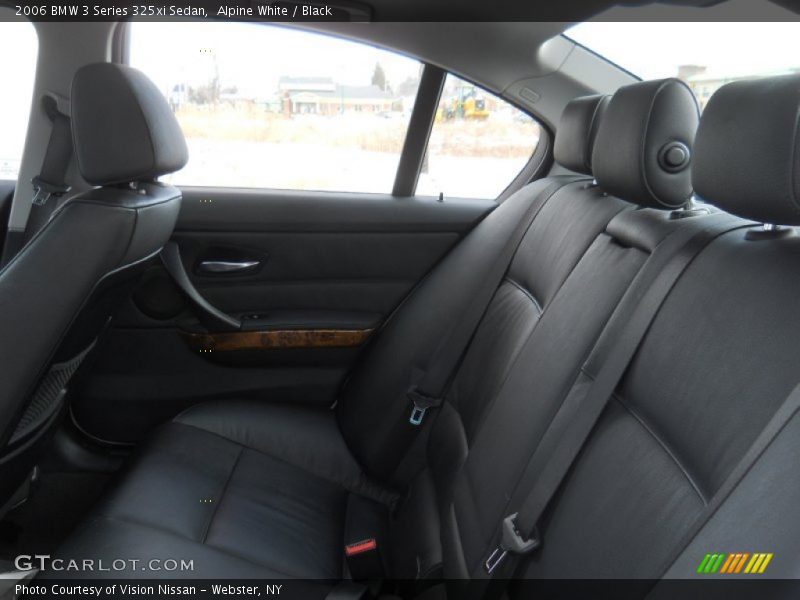 Alpine White / Black 2006 BMW 3 Series 325xi Sedan