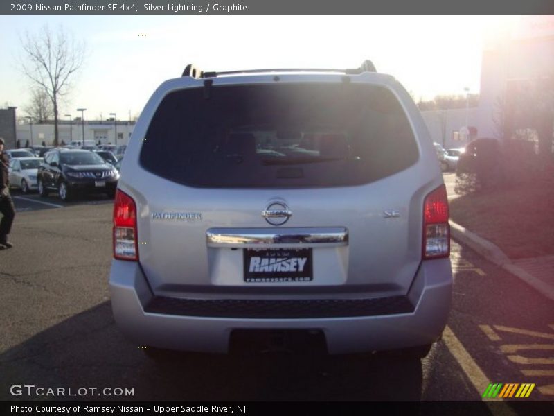 Silver Lightning / Graphite 2009 Nissan Pathfinder SE 4x4