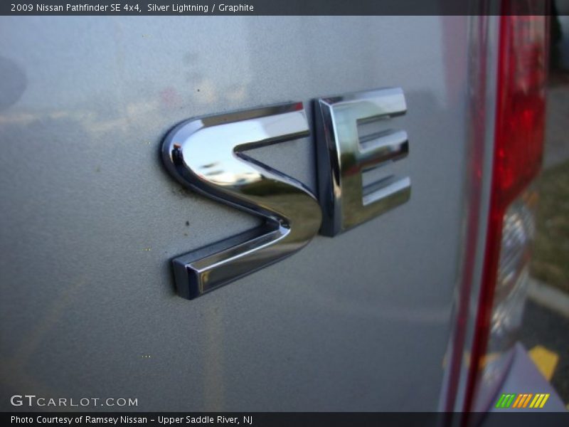 Silver Lightning / Graphite 2009 Nissan Pathfinder SE 4x4