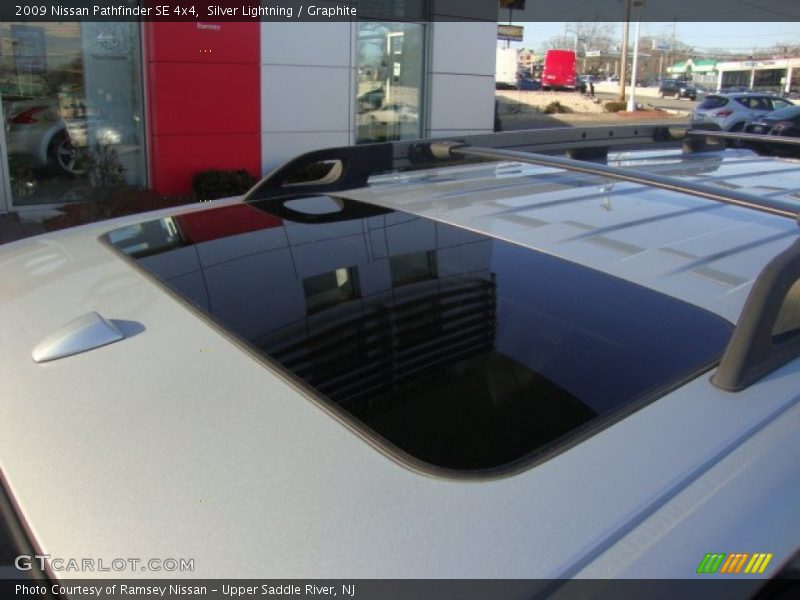 Silver Lightning / Graphite 2009 Nissan Pathfinder SE 4x4