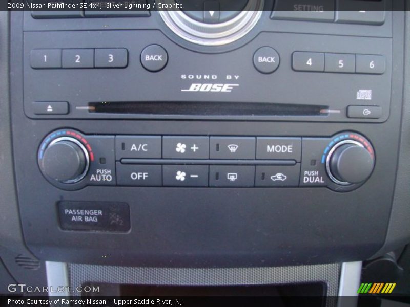 Silver Lightning / Graphite 2009 Nissan Pathfinder SE 4x4