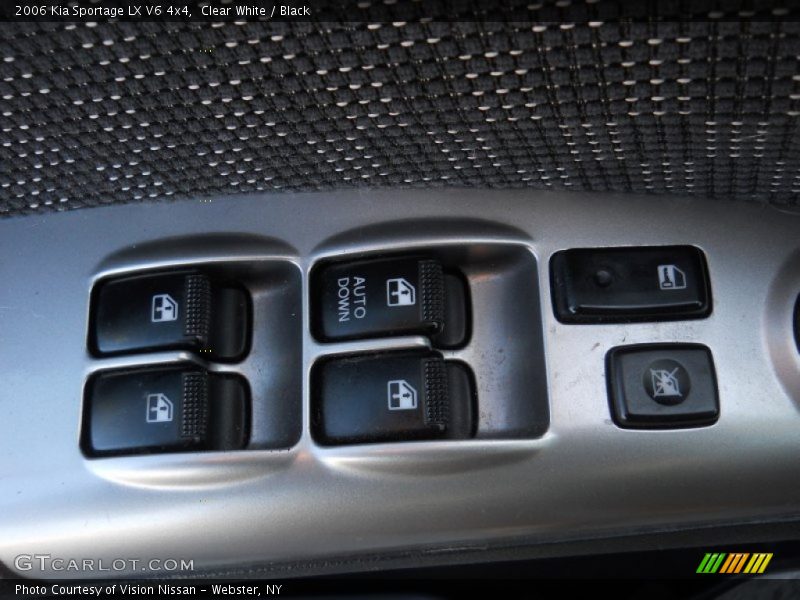 Clear White / Black 2006 Kia Sportage LX V6 4x4
