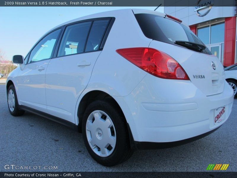 Fresh Powder / Charcoal 2009 Nissan Versa 1.8 S Hatchback