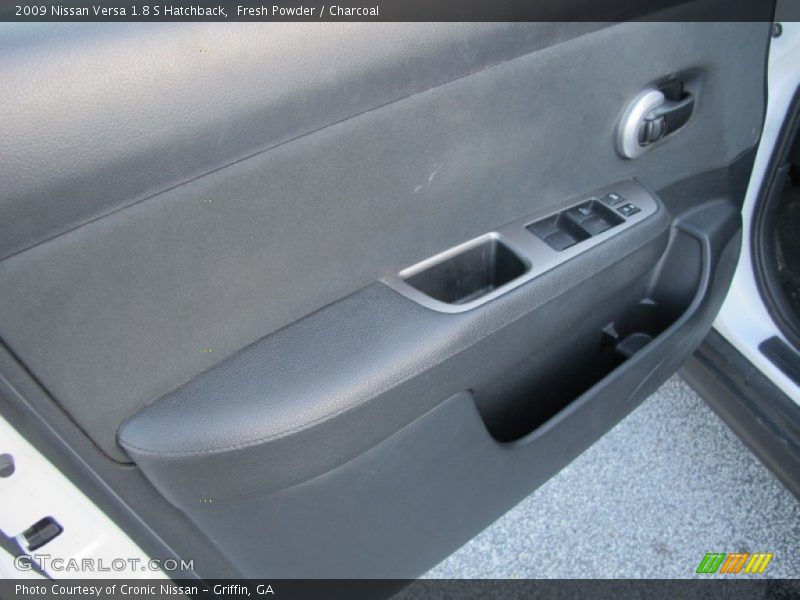 Fresh Powder / Charcoal 2009 Nissan Versa 1.8 S Hatchback