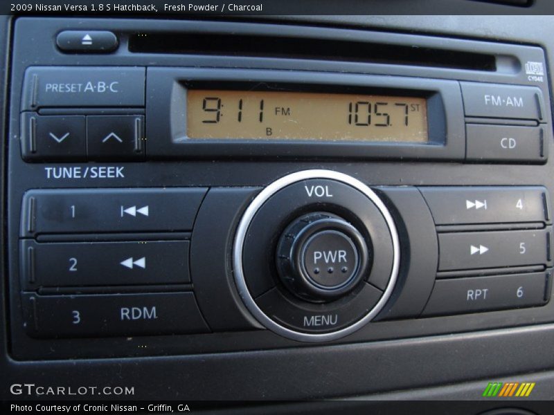 Fresh Powder / Charcoal 2009 Nissan Versa 1.8 S Hatchback