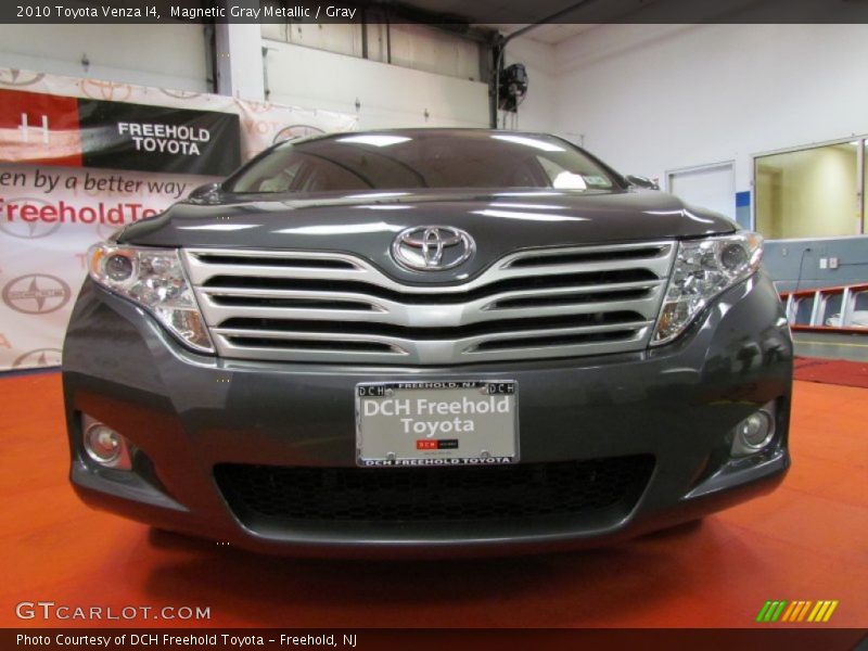 Magnetic Gray Metallic / Gray 2010 Toyota Venza I4