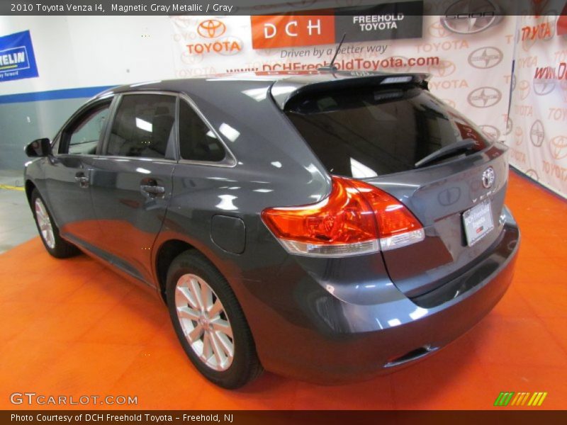 Magnetic Gray Metallic / Gray 2010 Toyota Venza I4