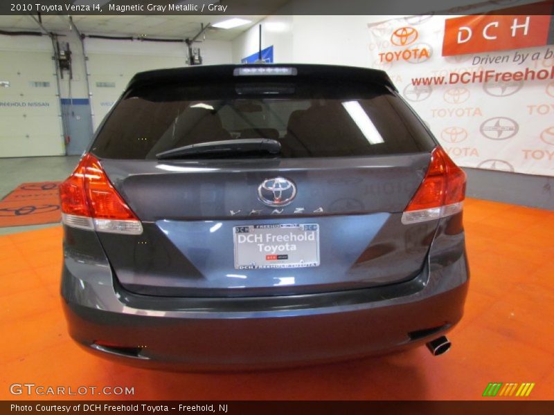 Magnetic Gray Metallic / Gray 2010 Toyota Venza I4