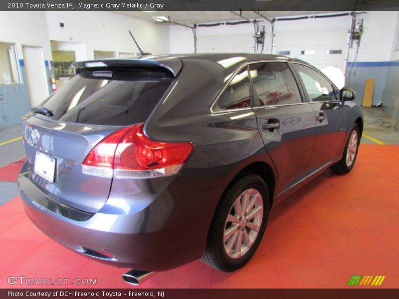 Magnetic Gray Metallic / Gray 2010 Toyota Venza I4