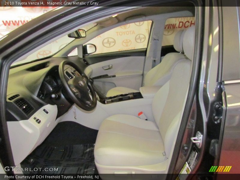 Magnetic Gray Metallic / Gray 2010 Toyota Venza I4