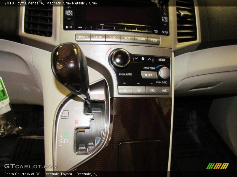 Magnetic Gray Metallic / Gray 2010 Toyota Venza I4