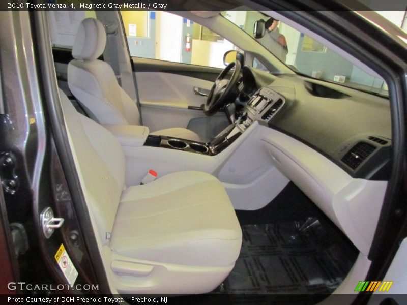 Magnetic Gray Metallic / Gray 2010 Toyota Venza I4