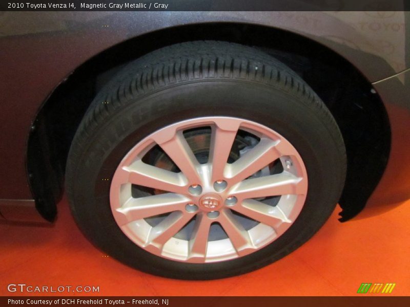 Magnetic Gray Metallic / Gray 2010 Toyota Venza I4