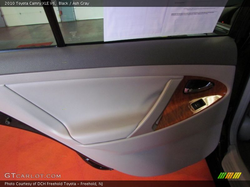 Black / Ash Gray 2010 Toyota Camry XLE V6