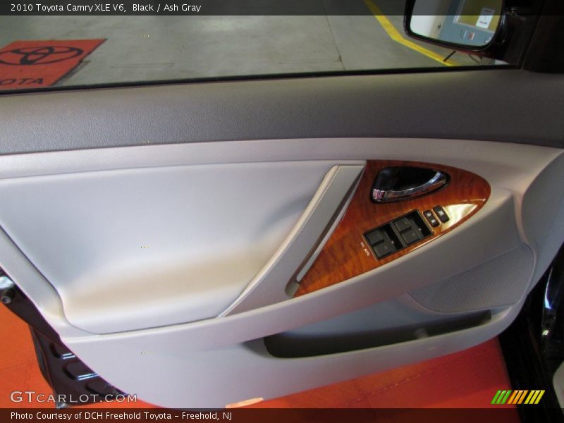 Black / Ash Gray 2010 Toyota Camry XLE V6
