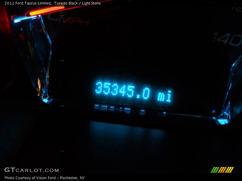 Tuxedo Black / Light Stone 2011 Ford Taurus Limited